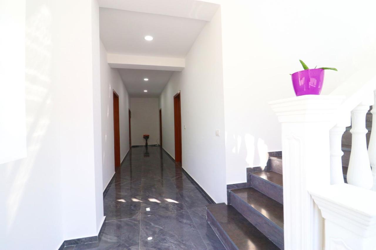 Hotel Kristal Vlore Exterior photo