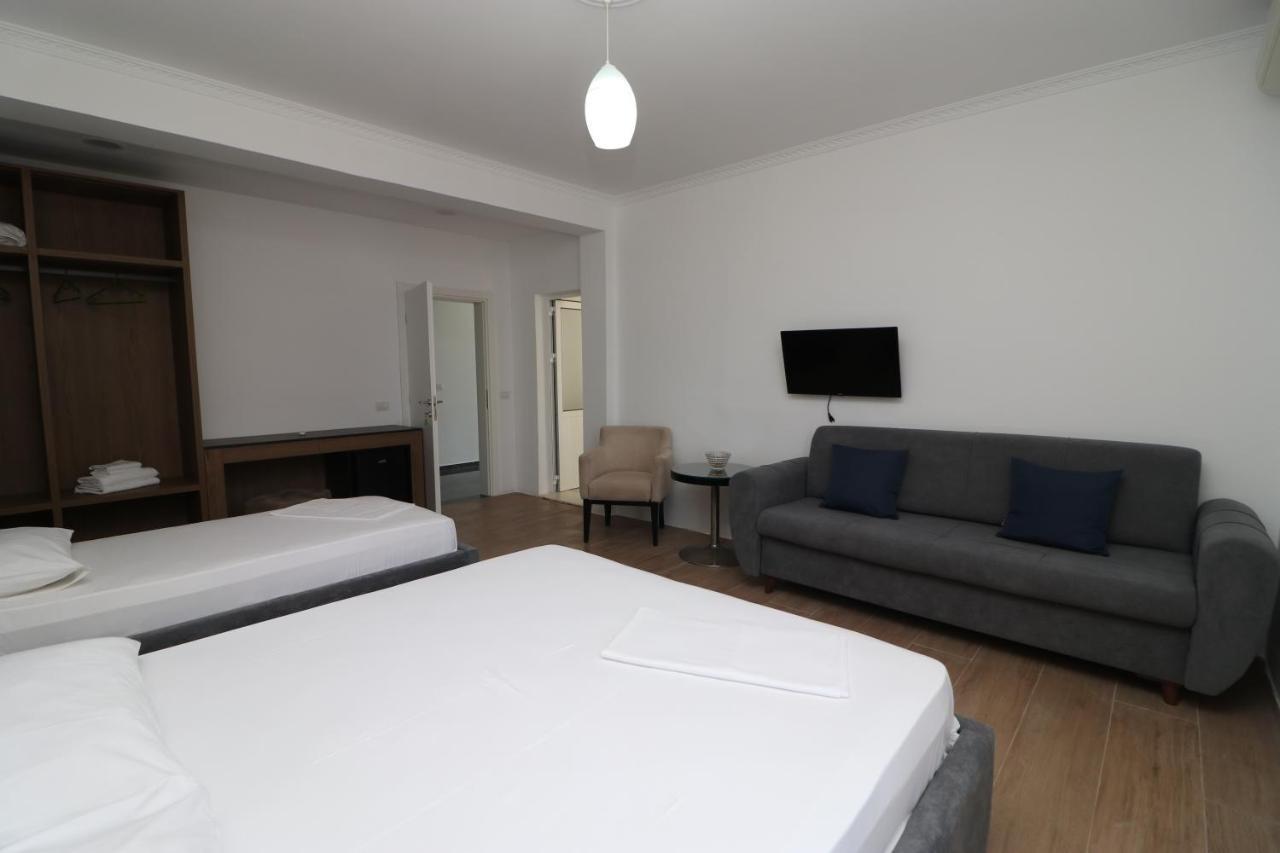 Hotel Kristal Vlore Exterior photo