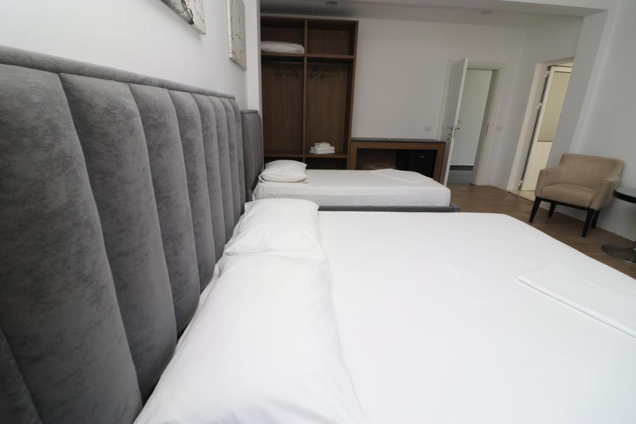 Hotel Kristal Vlore Exterior photo