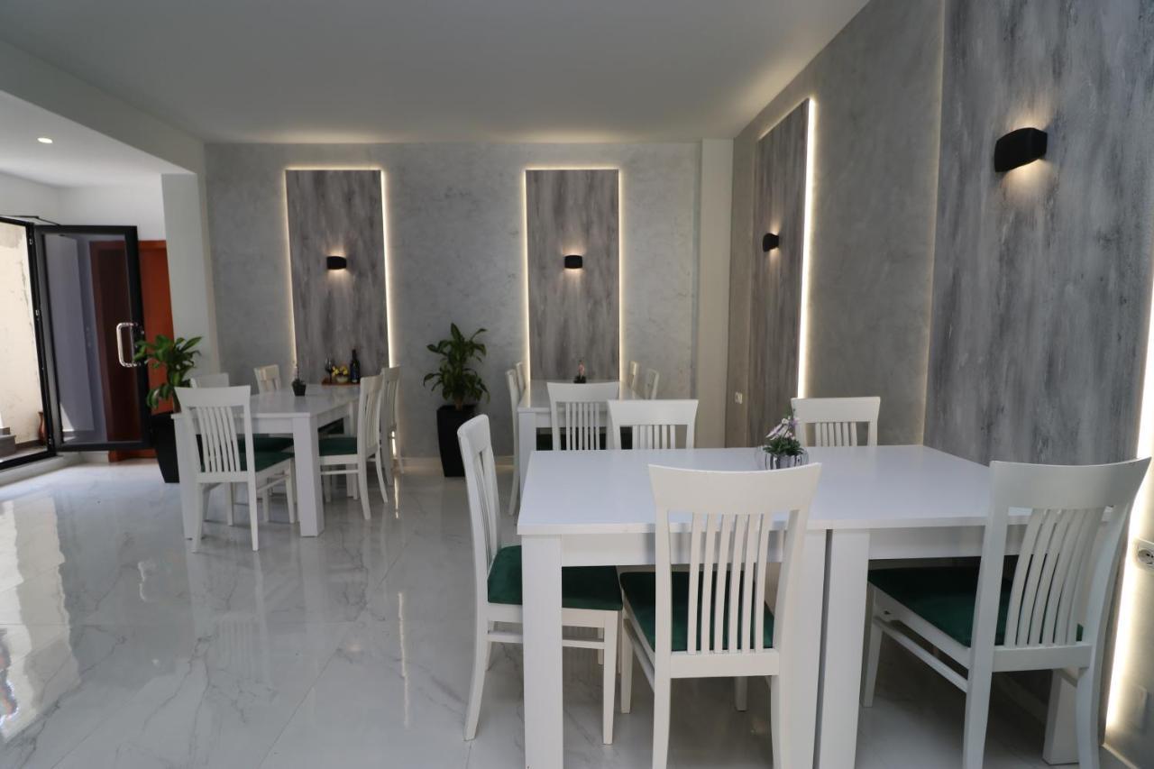 Hotel Kristal Vlore Exterior photo